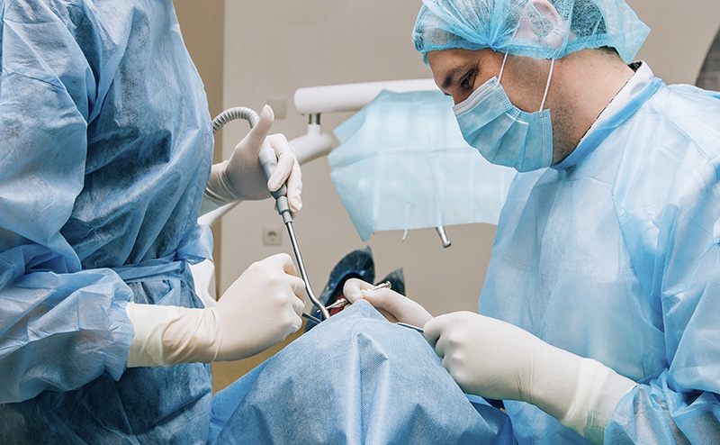 Проведення хірургічних операцій у стоматології ЛАІВ-дент