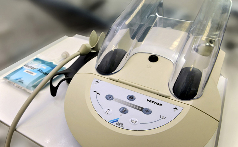 Ультразвуковий апарат «Вектор» для лікування захворювань пародонту